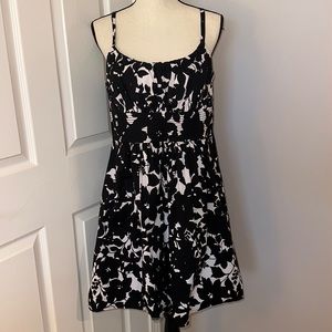 Like New! B Smart Dress with Empire Waist/Adjustable Straps Lightly Padded Bra
